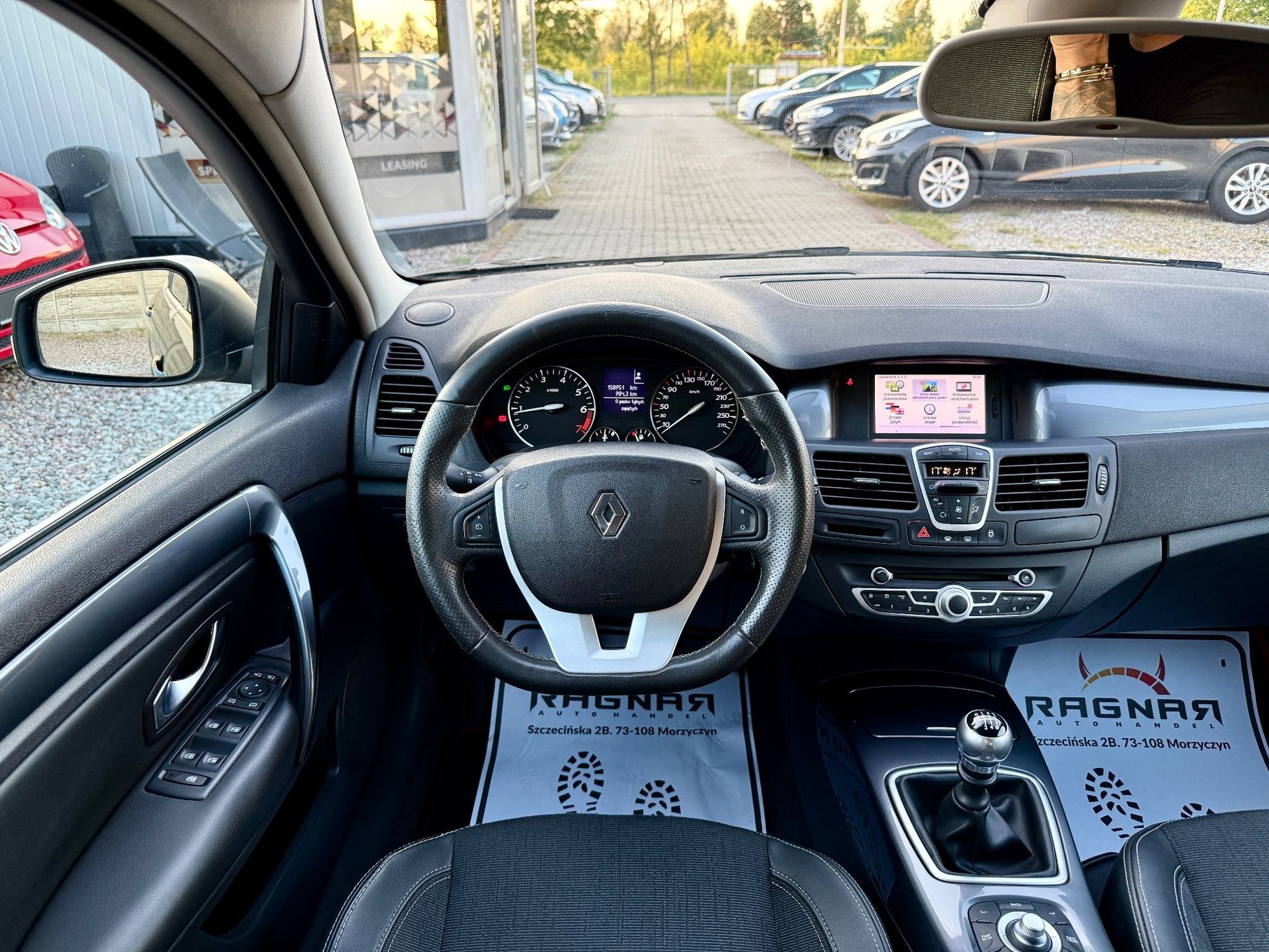 Renault Laguna 2.0 benzyna NISKI PRZEBIEG keylessgo nawigacja alufelgi pdc bez wkładu