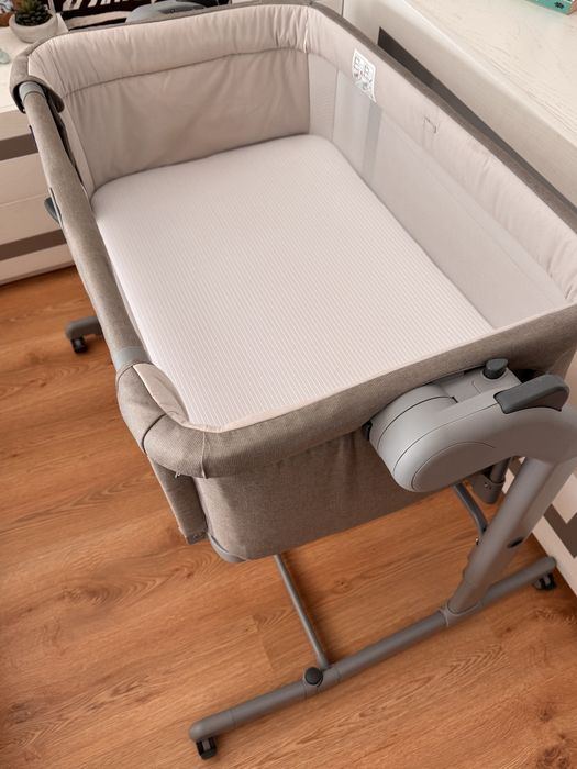 Next to me Essential