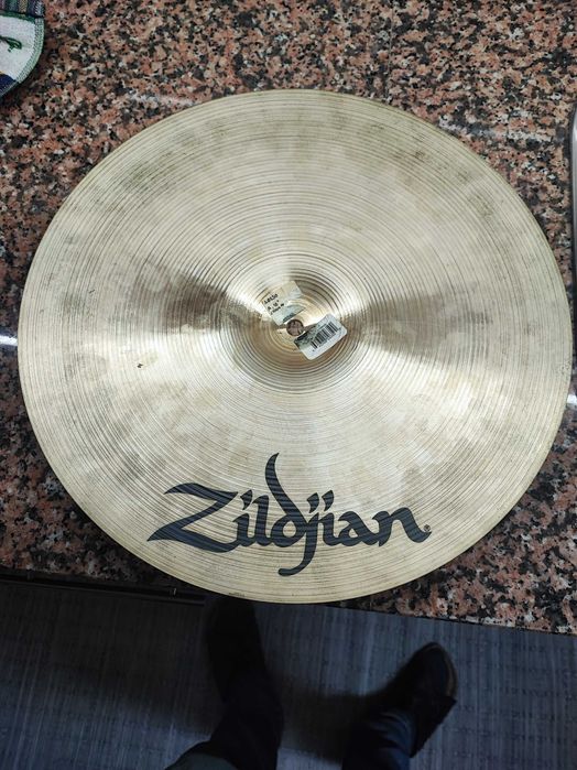 Vendo pratos Zildjian e Sabian