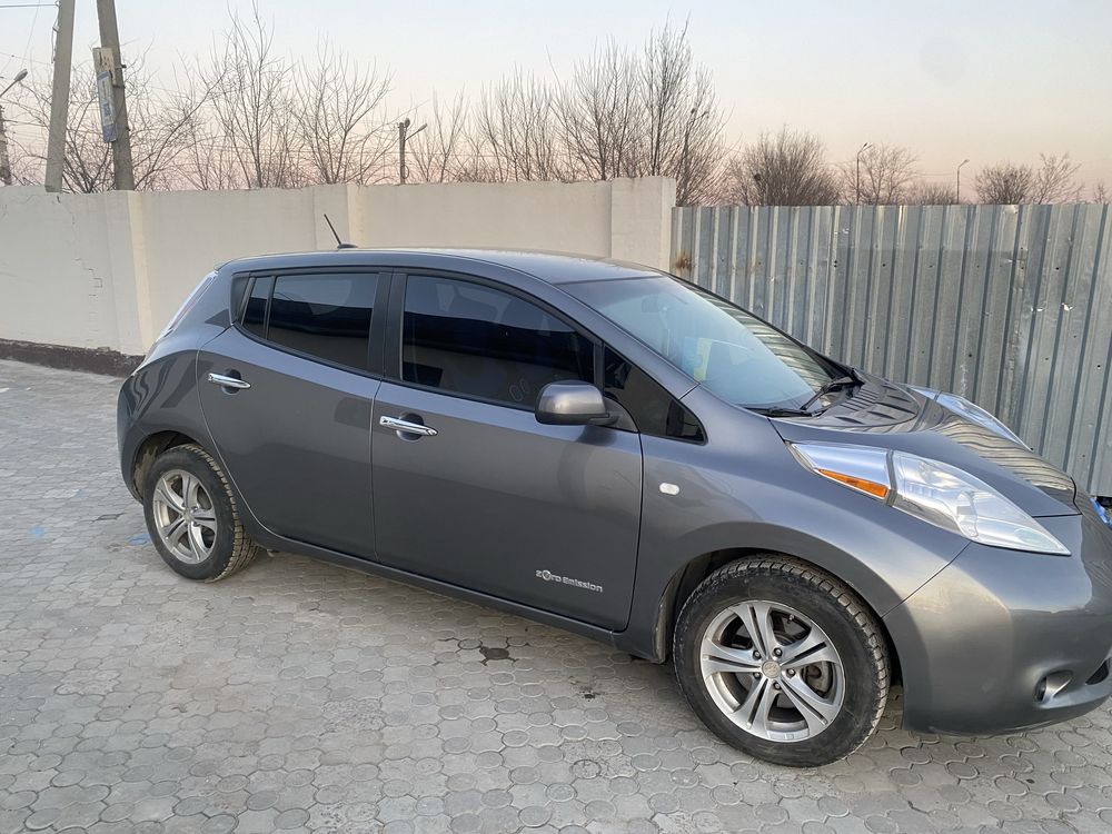 Продам Nissan Leaf 2015 года