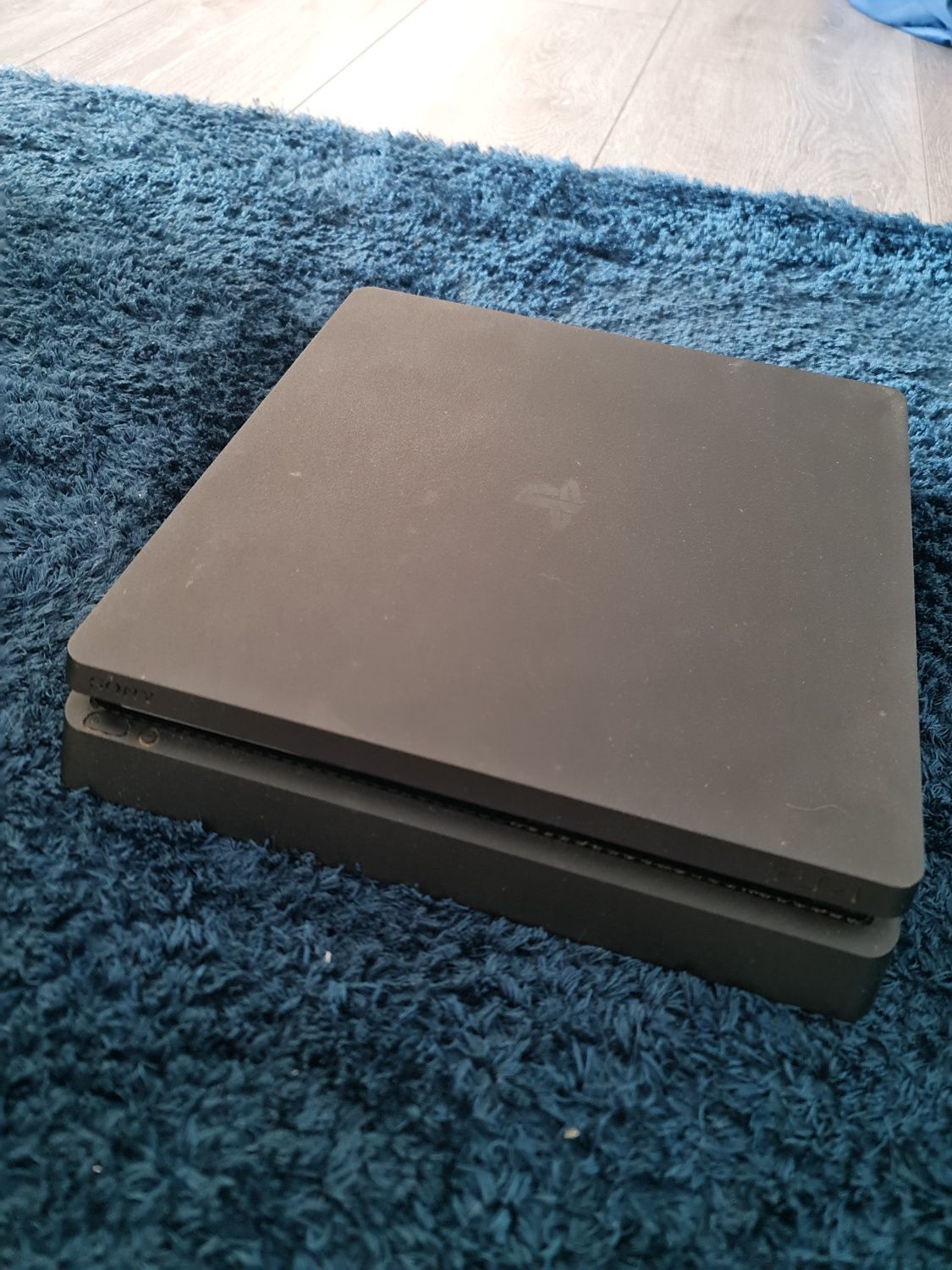 Playstation 4 slim