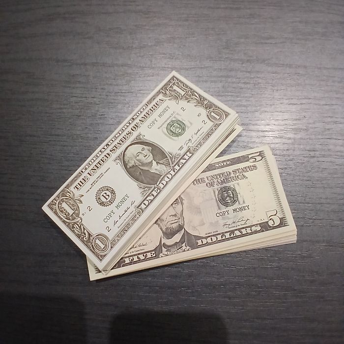 Сувенірні купюри доларів