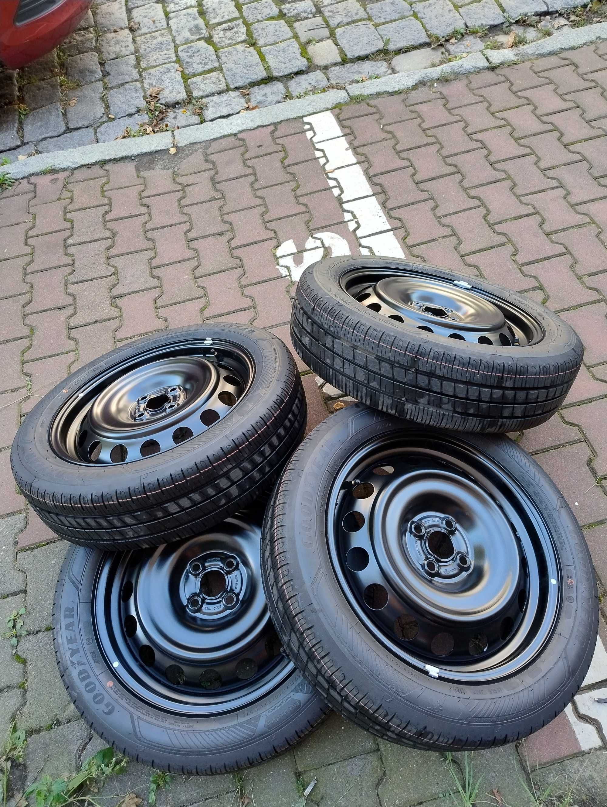 Opony do Aygo X 175/65/17 Goodyear Nowe rok 2024
