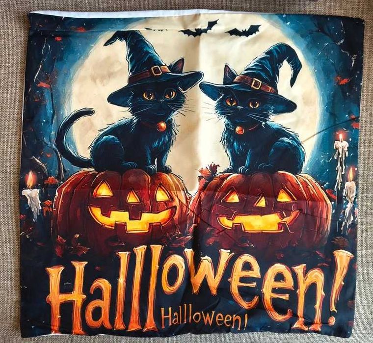 Poszewka na poduszkę z halloweenowym wzorem i nadrukiem