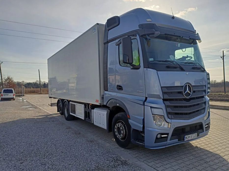 Mercedes-Benz ACTROS 2551  Chłodnia Mercedes Actros 2551 zadudowa 20 palet agregat carrier
