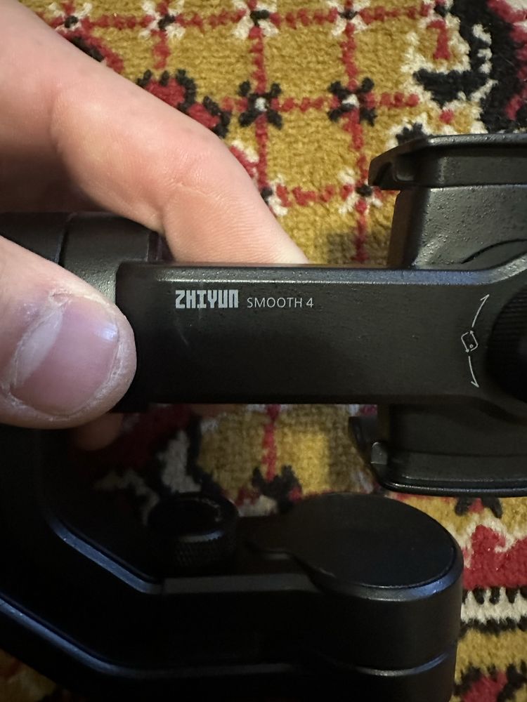 Стабилизатор Zhiyun Smooth 4
