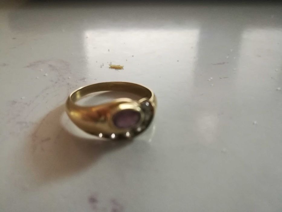 Złoty pierścionek 585 2,9g średnica 17mm + nie złom