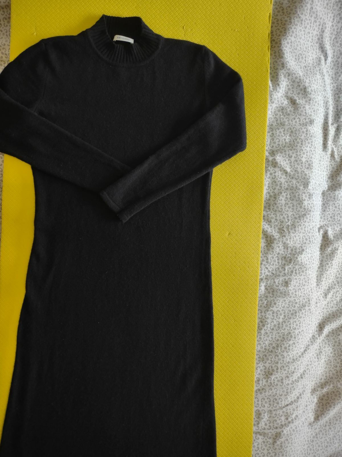 Шерстяне плаття фірми Artigiano розмір М