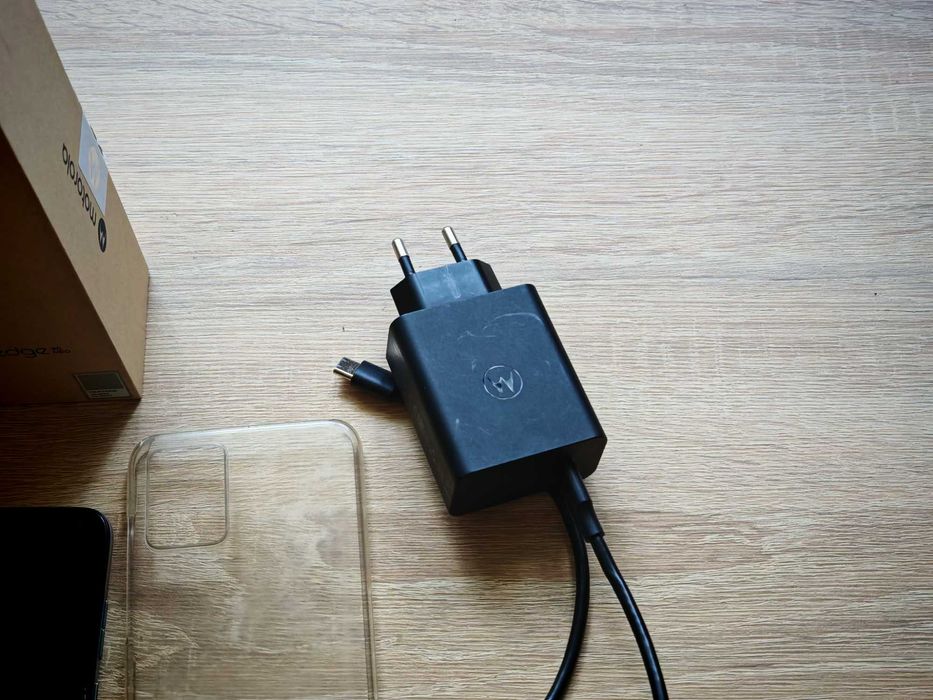 Motorola Edge 30 Neo Okazyjnie z ładowarką