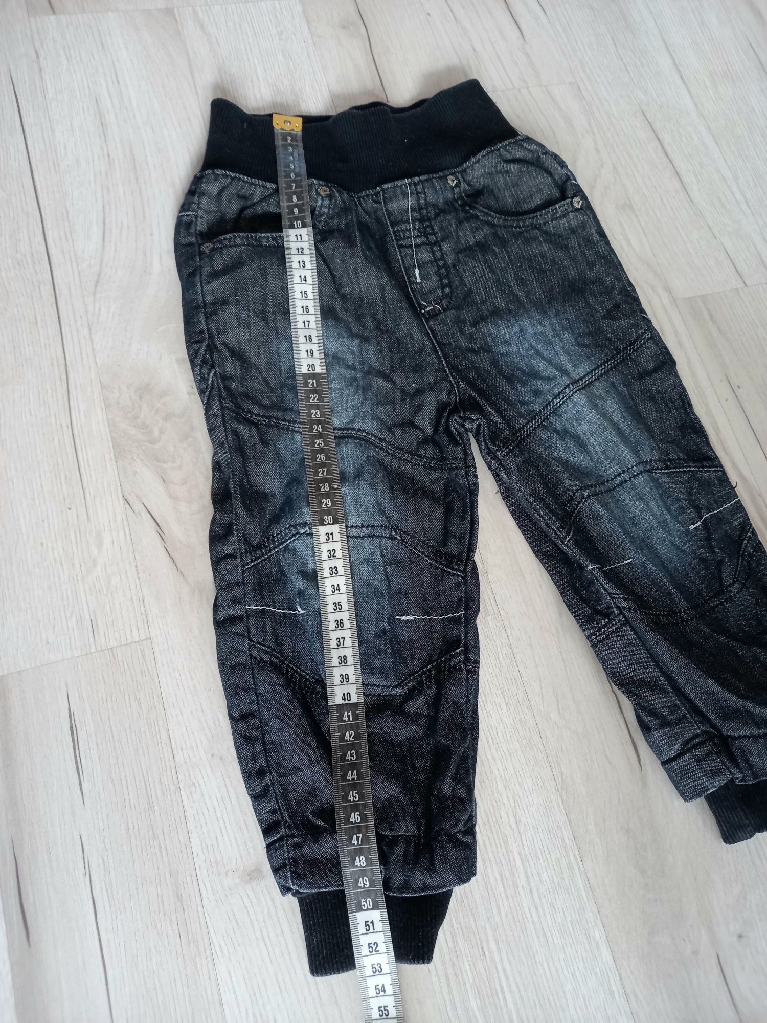 Czarne spodnie chłopięce jeansowe mohini r 80