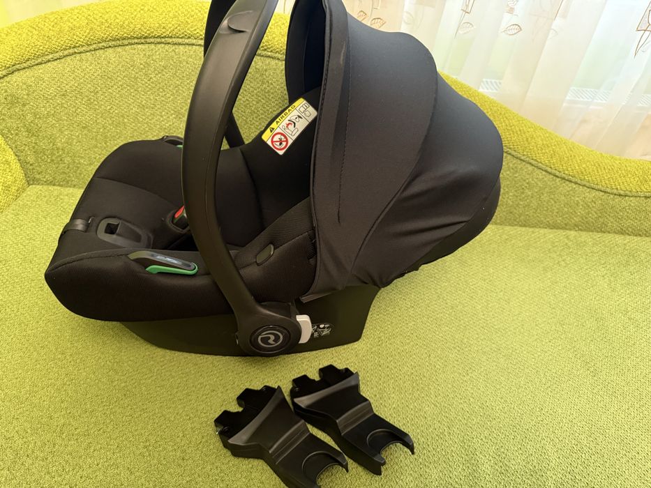 Продам автокресло Roan