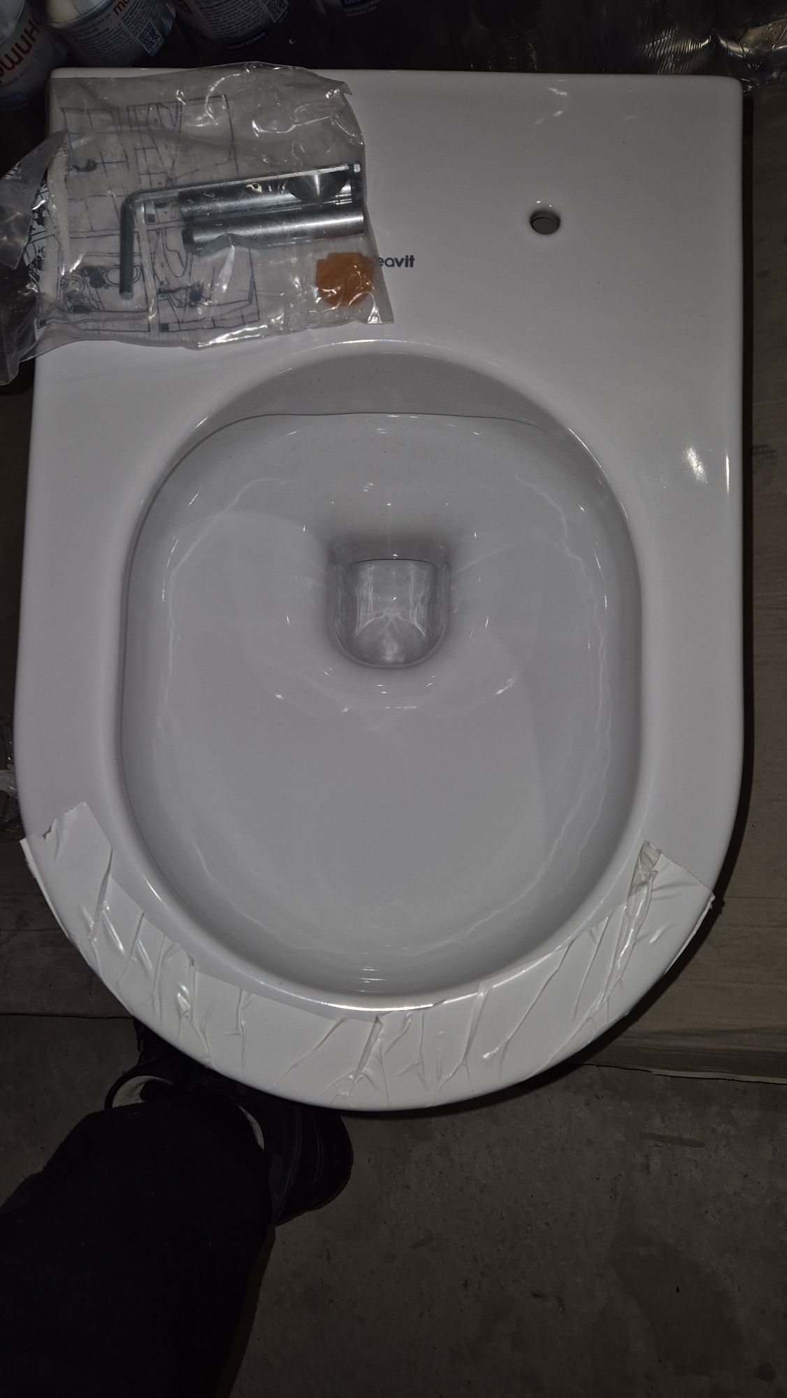 Продам підвісний унітаз Creavit