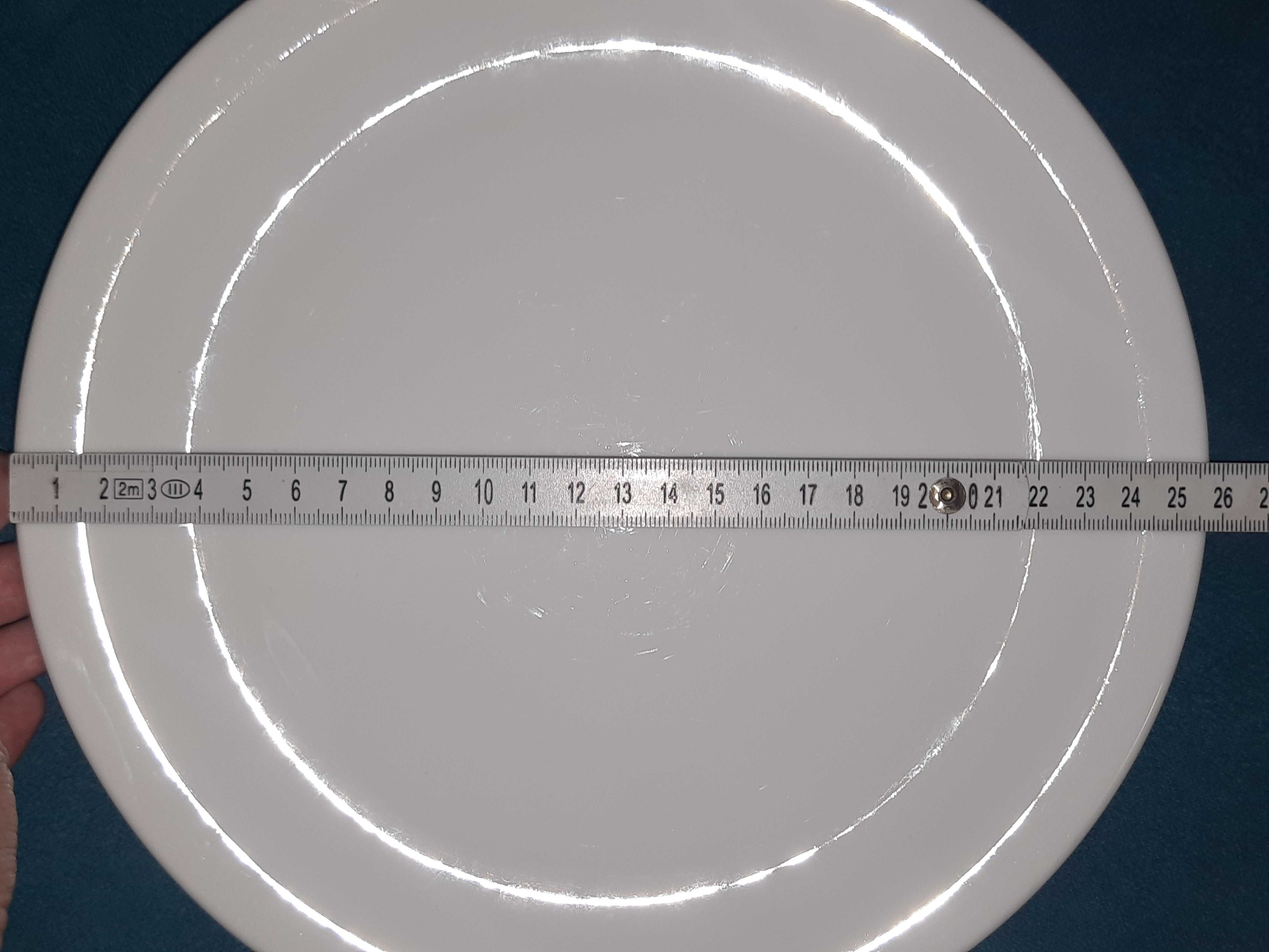 Красивая белая винтажная тарелка блюдо 25,5см.немецкий фарфор.