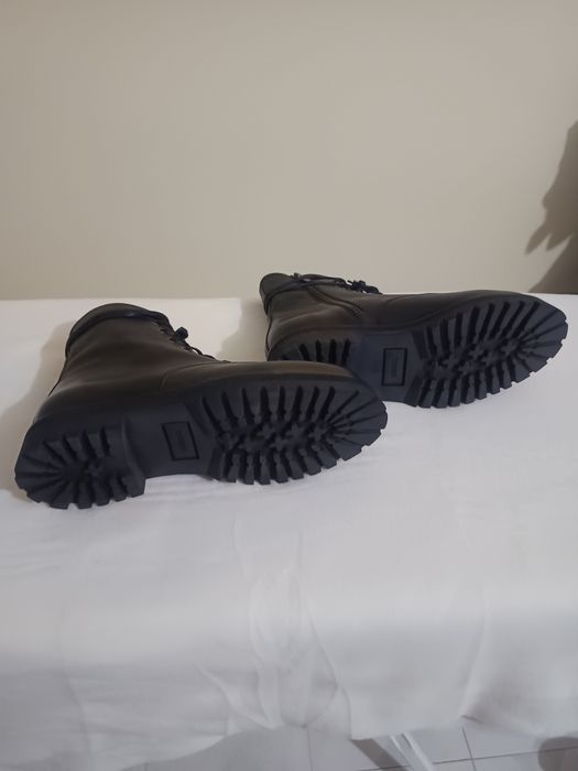 Botas verdes escuro/preto em pele tam 36.5