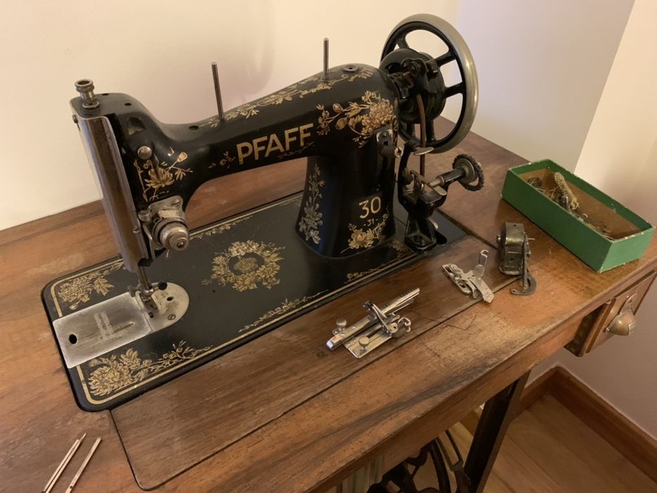 Máquina de costura PFAFF 30