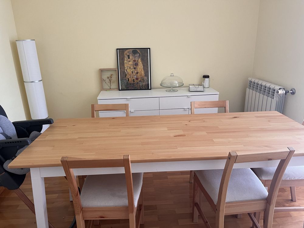 Mesa e cadeiras Pinntorp