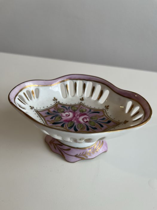 Pequeno preto/cesta em Porcalena pintado à mão