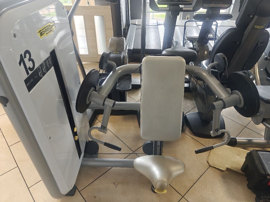 Orginalna TechnoGym ELEMENT na biceps # wysyłka