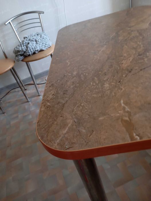 Стіл для кухні+ стільці