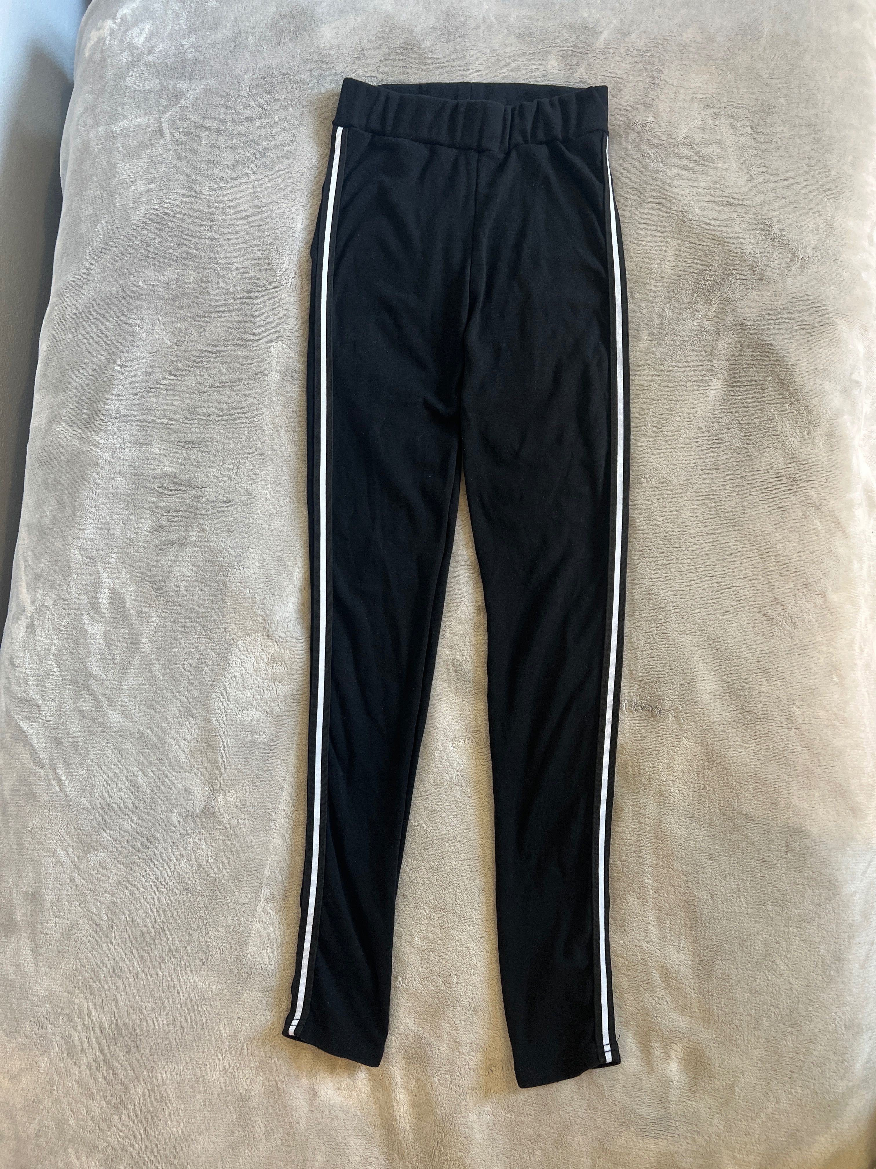 Legginsy / getry czarne z lampasami