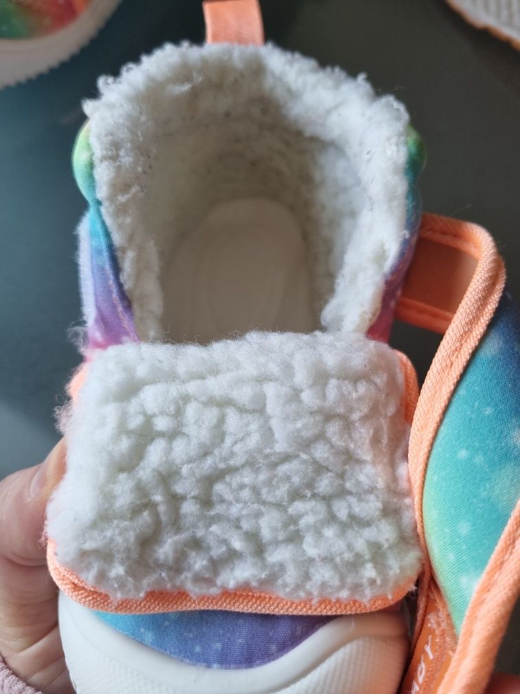 Botas com pela Tamanho 24