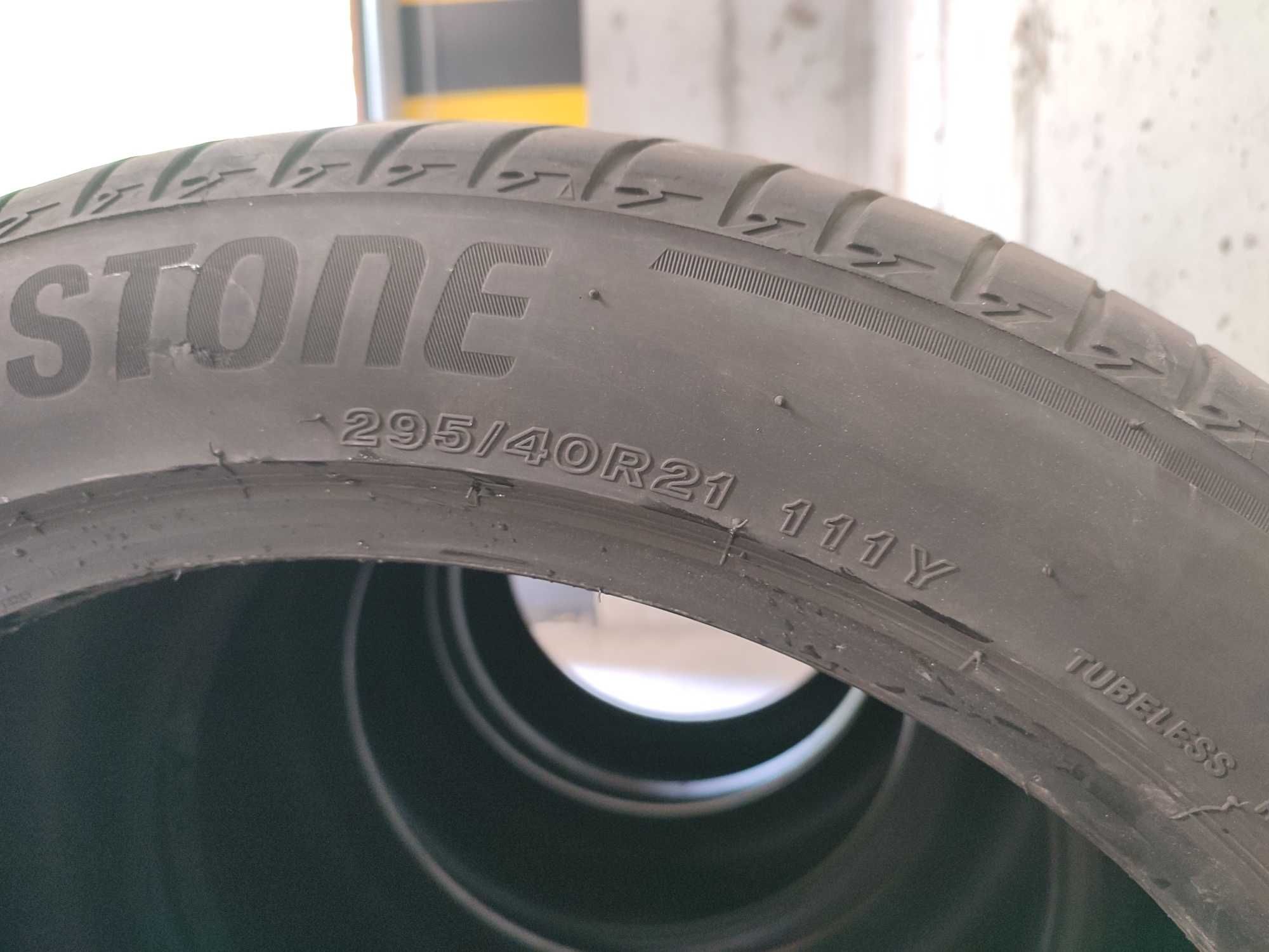 Bridgestone 295/40/21