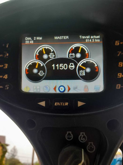 Продам навантажувач BOBCAT T450