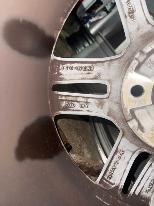 ORYGINALNA felga aluminiowa AUDI A4 (B9) 7Jx17 et 42