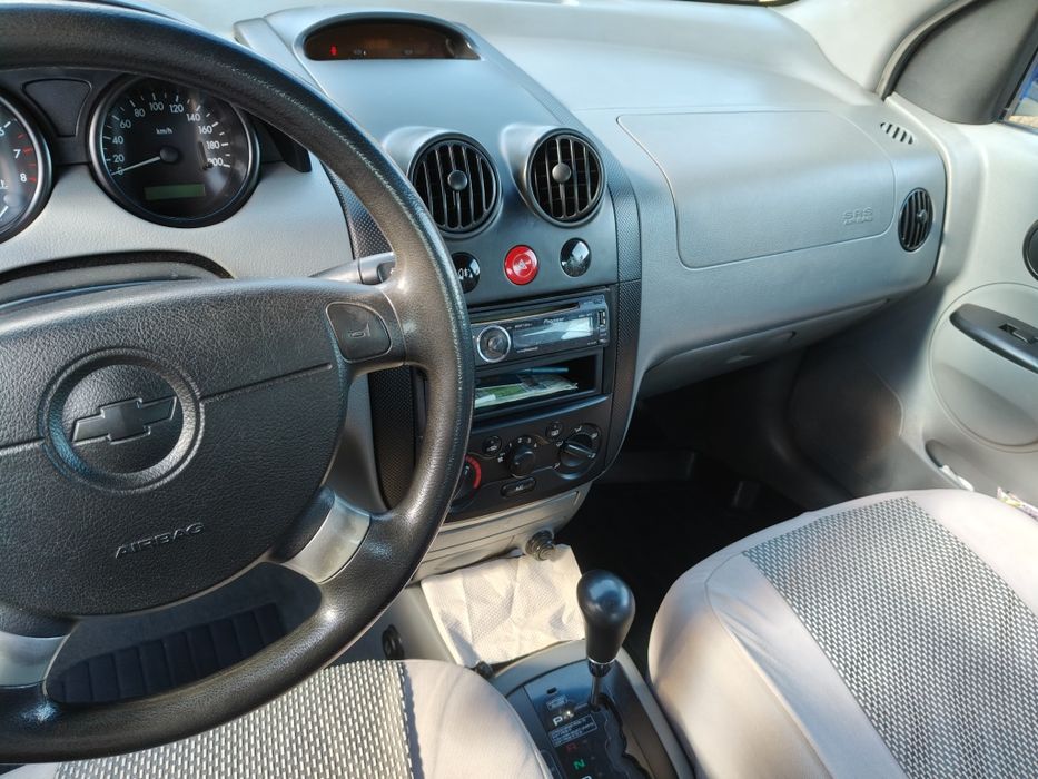 Шевроле авео 2005 ,автомат, газ бензин