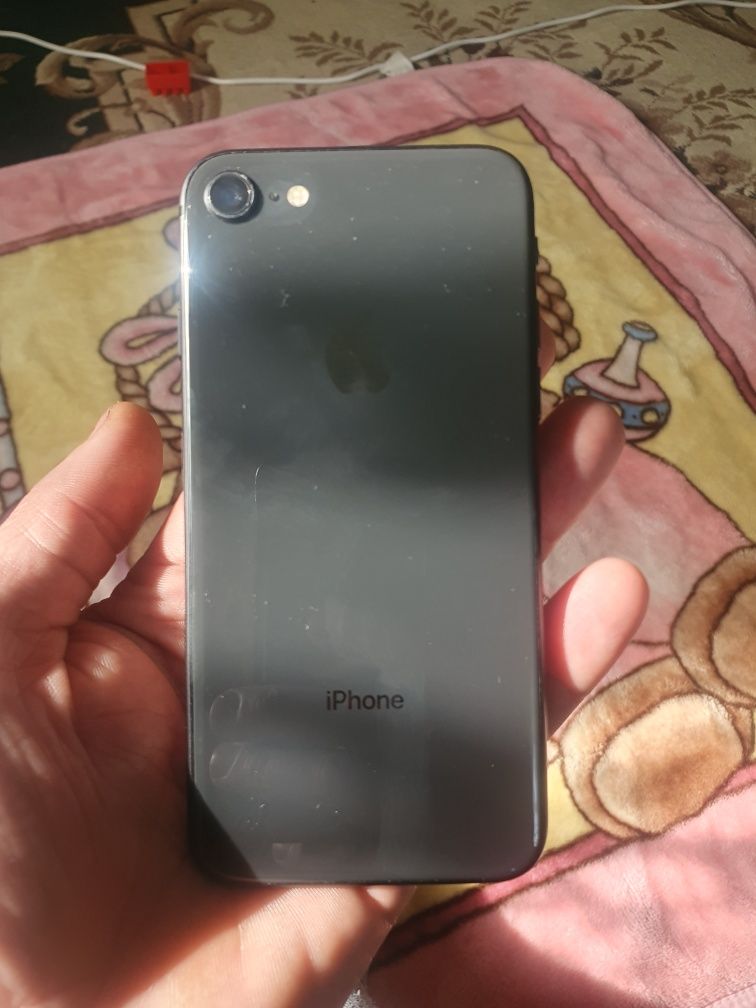 iPhon 8 продам хороший стан