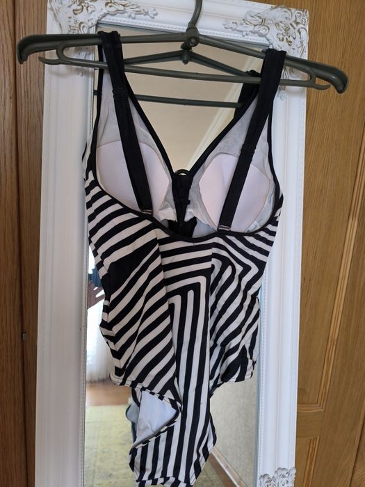 продам купальник чорно-білий