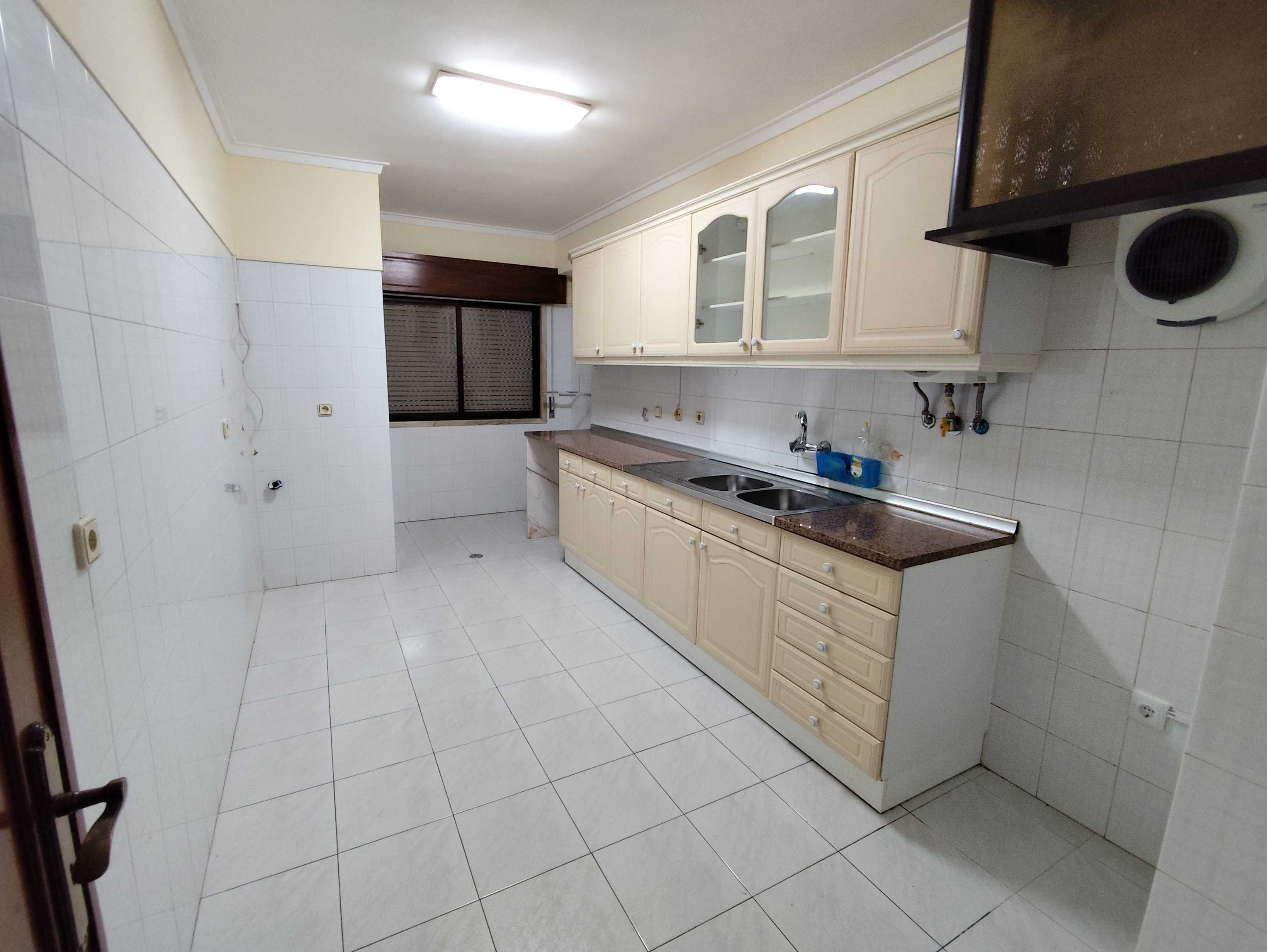 Apartamento T2 - Águas Livres – Damaia de Cima