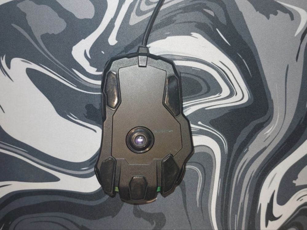 Rato Gaming Roccat Kone AIMO – Edição RGB