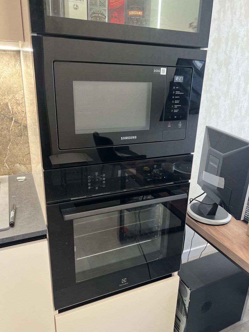 Мікрохвильова піч (НВЧ) Samsung MG23F302TAS