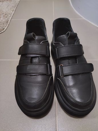 Кожані кросівки, 37 розмір, чорні