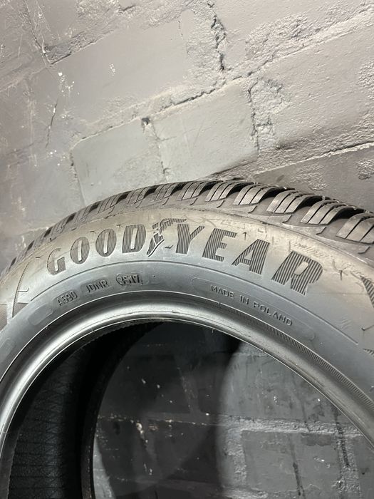 2шт 185/60 R15 Goodyear UltraGrip 9