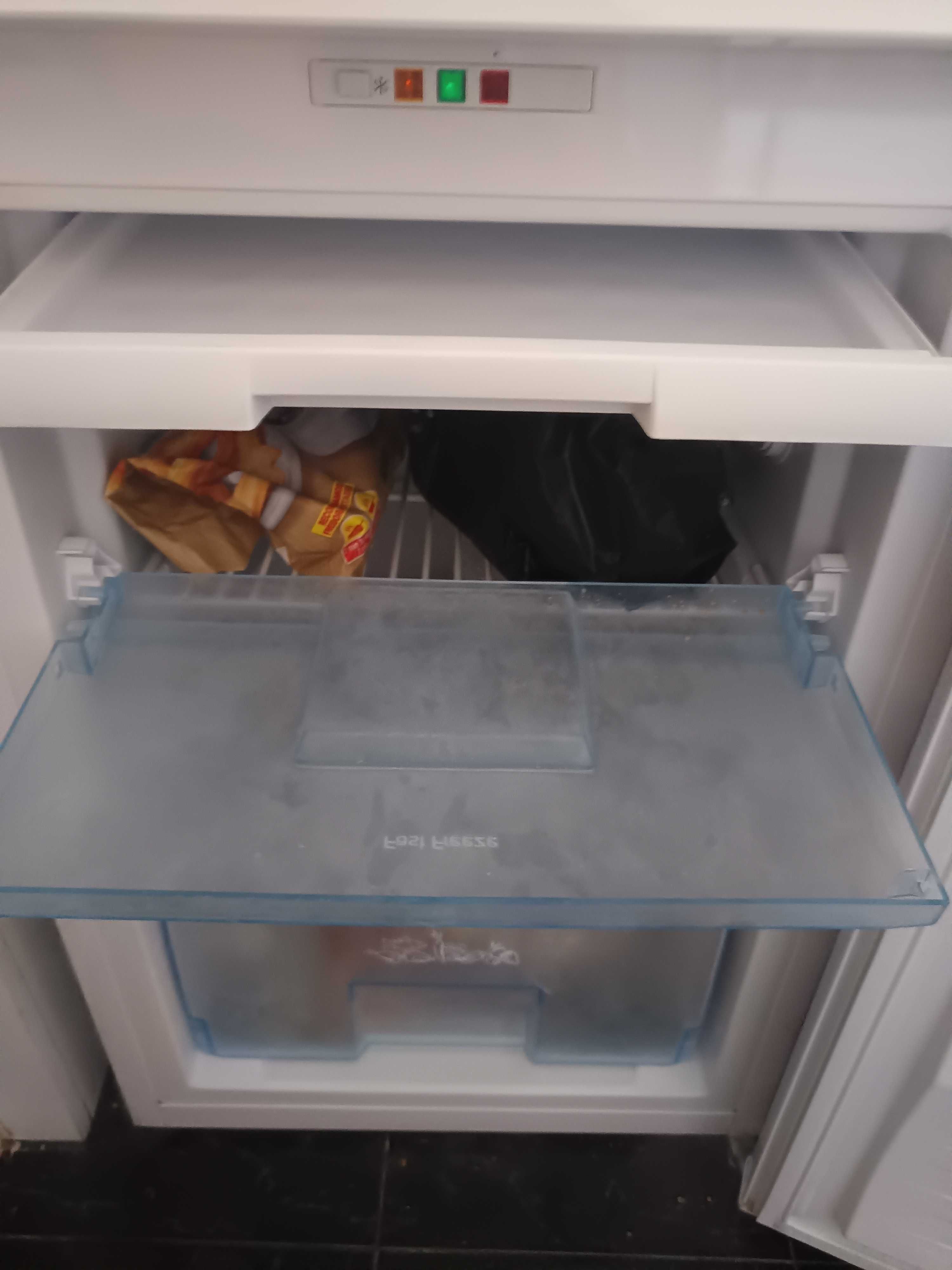 Arca vertical Beko
