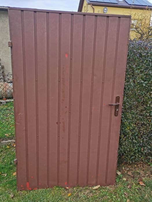 Drzwi stalowe z ościeżnicą