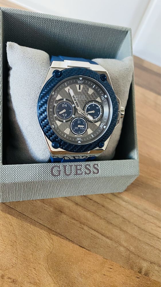 Zegarek Guess Legacy W1049G1