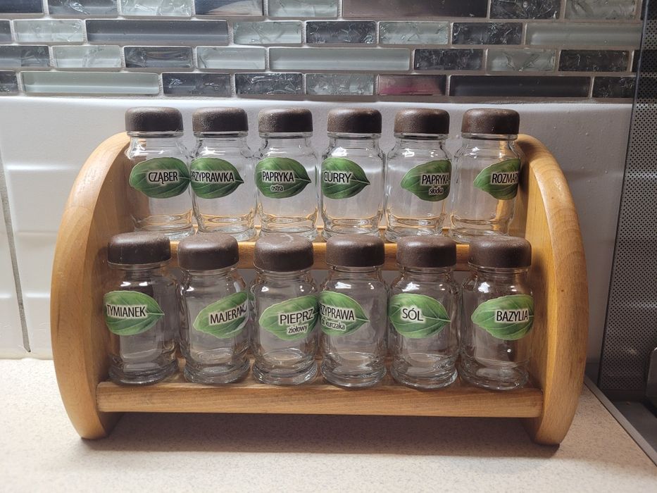 Stojak na przyprawy + 12 słoiczków