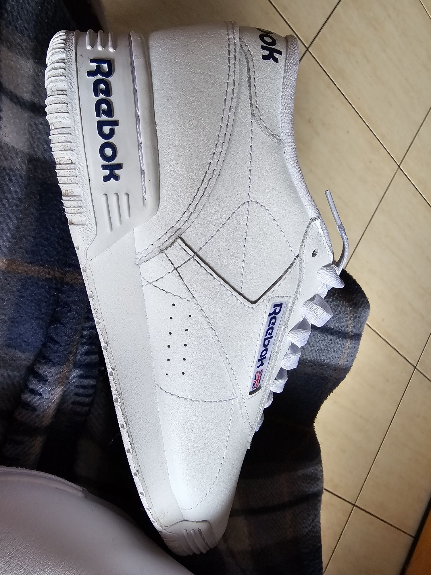 Tênis Reebok Exofit Lo Clean