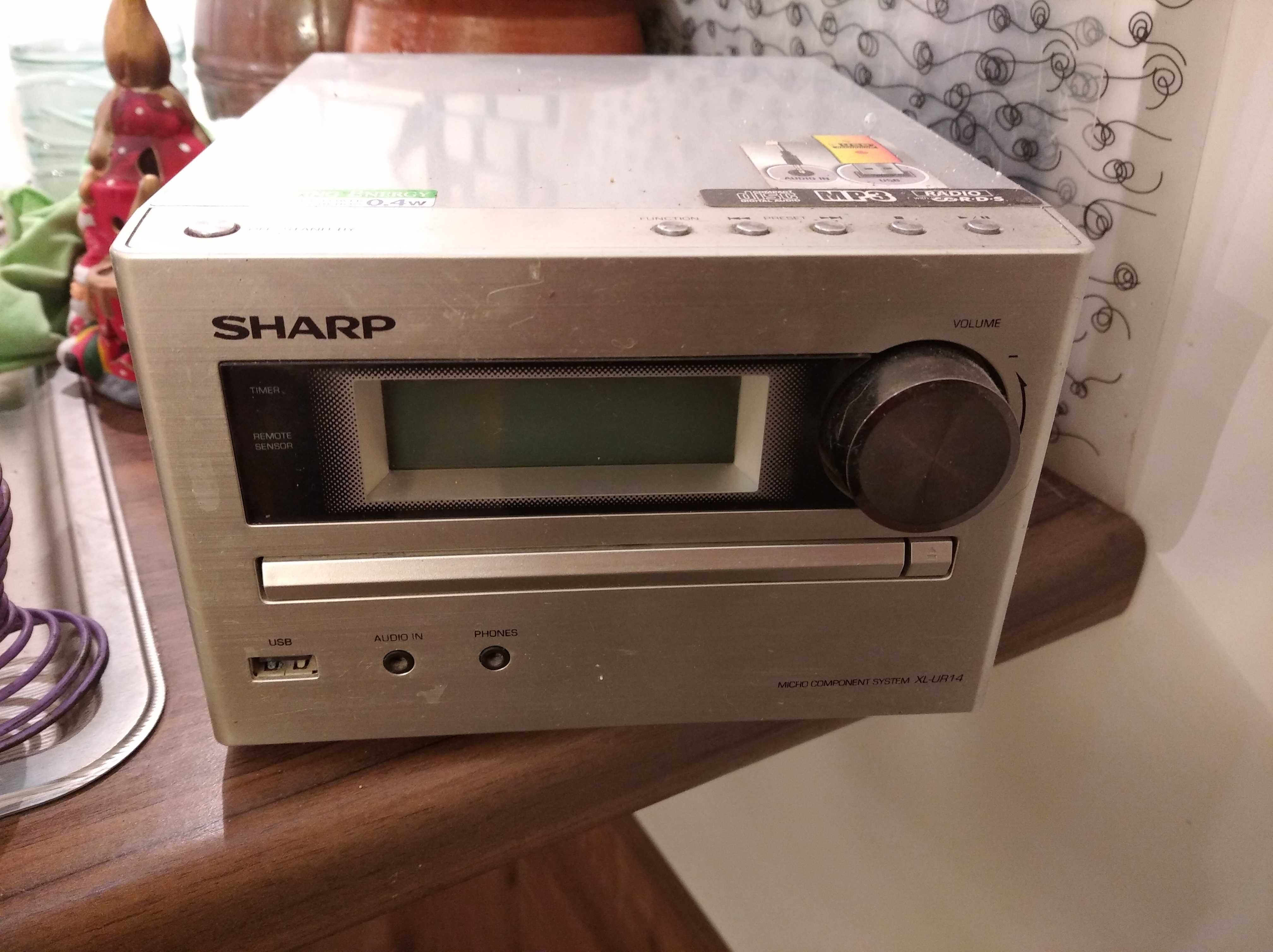 Mikrowieża Hi-Fi firmy Sharp: radio, CD, głośniki