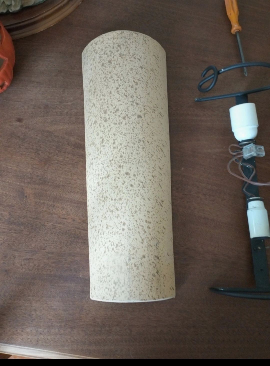 Aplicação de luz para parede em telha