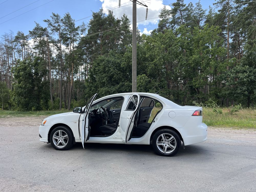 Продам автомобіль Mitsubishi Lancer