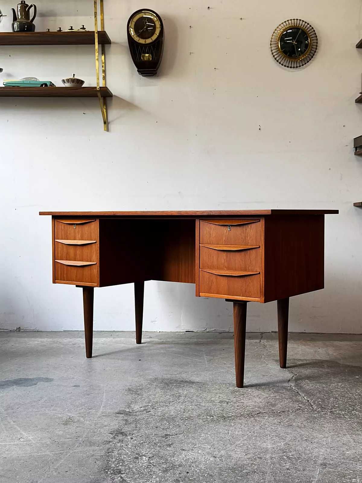 Wolnostojące biurko tekowe, Dania lata 60/70, vntg, mid-c modern