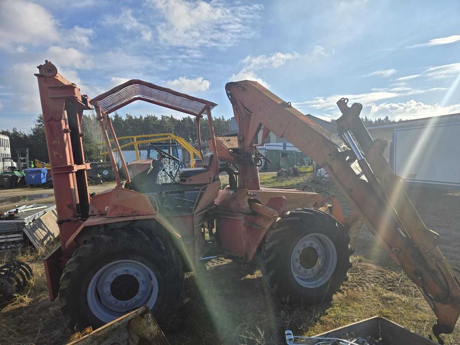 Wózek widłowy terenowy z hds