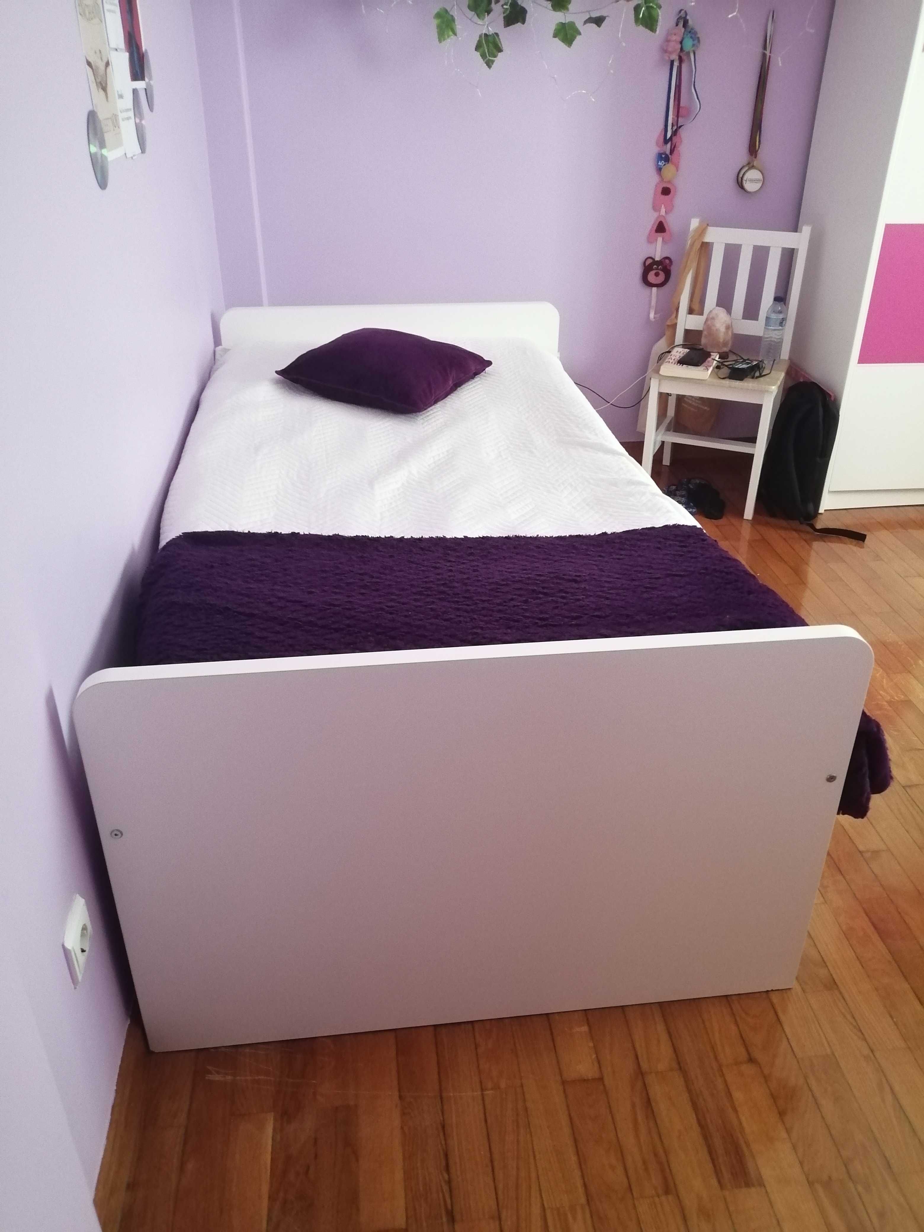 Cama branca para menina/jovem