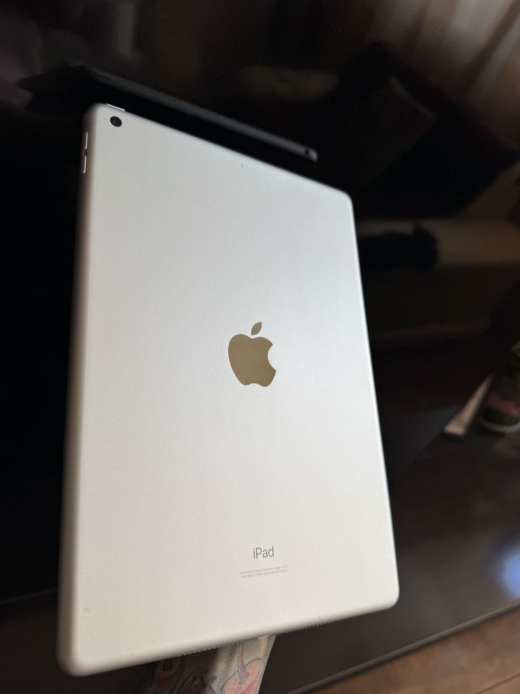 Ipad 8 2020 рік, 32 gb з коробкою