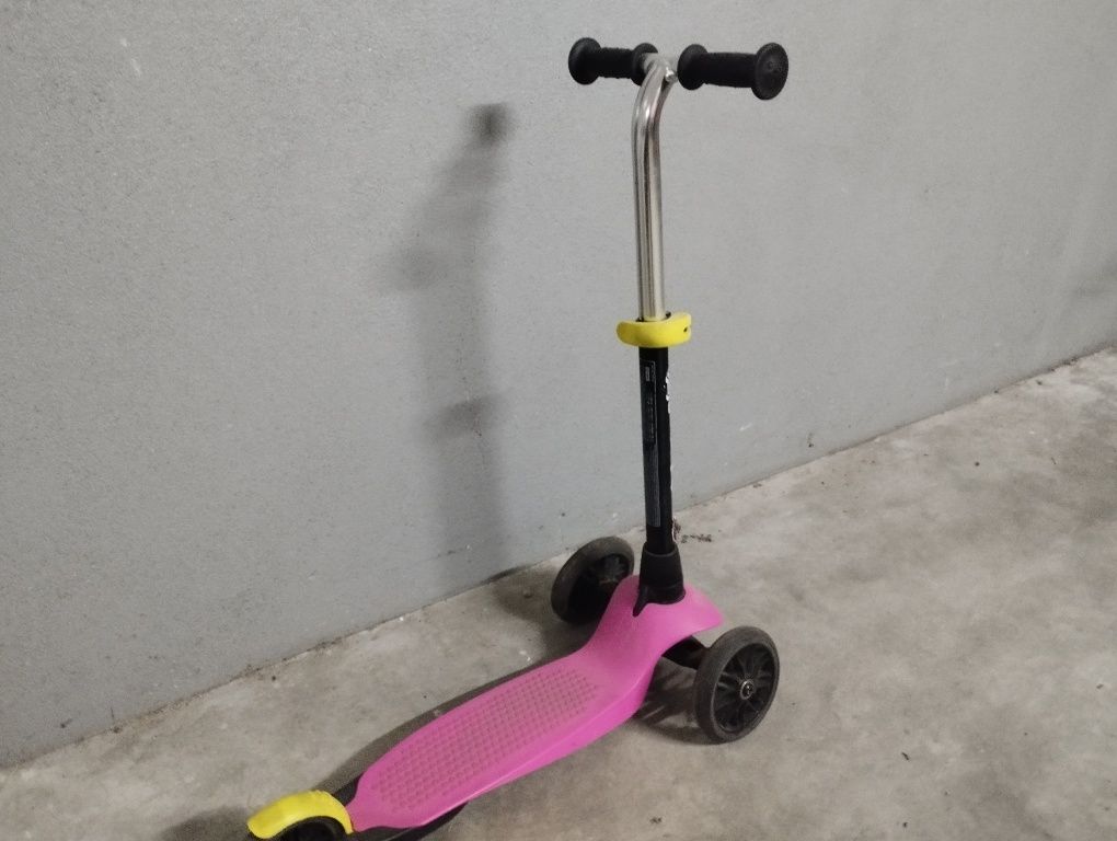 Trotinete menina