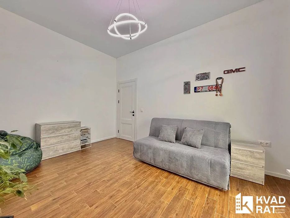 Продаж одноповерхового будинку з басейном та ділянкою 13.5 сот